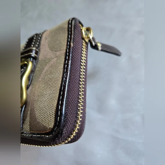 Coach Brown and Tan Women's Wallet ZERO Callouts - Picture 6 of 10
